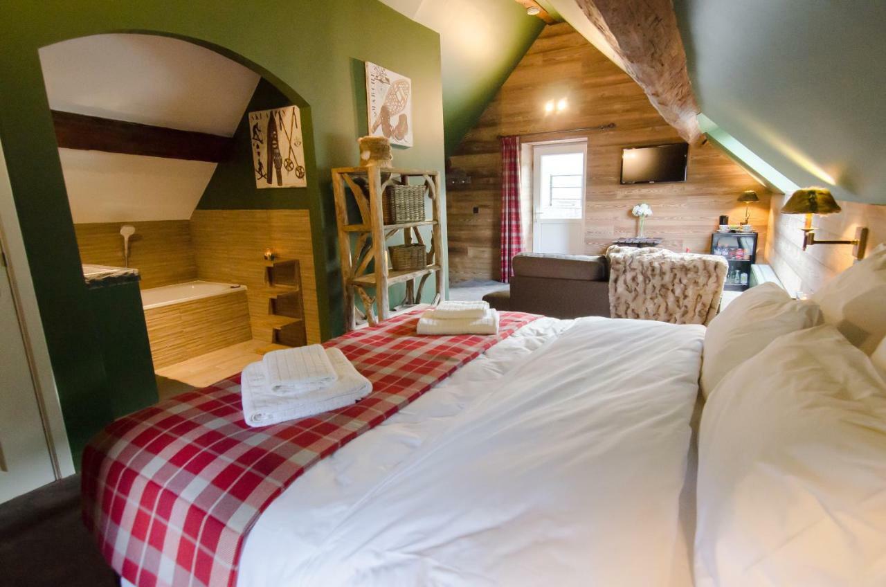 River Lodge Hotel Insolite Maredsous Eksteriør billede