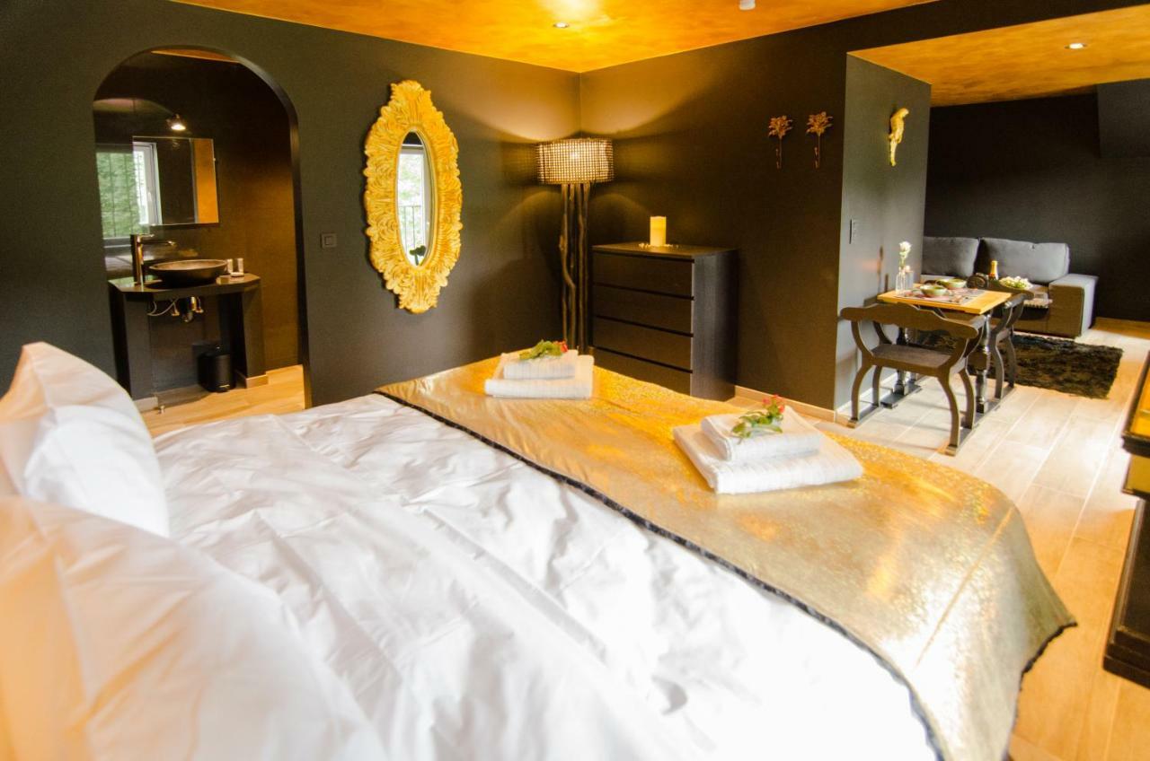 River Lodge Hotel Insolite Maredsous Eksteriør billede