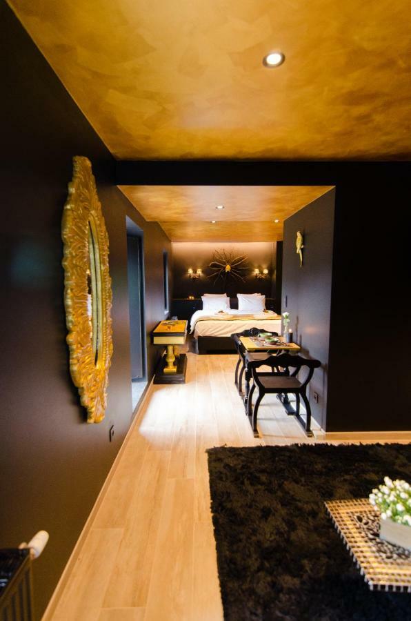 River Lodge Hotel Insolite Maredsous Eksteriør billede