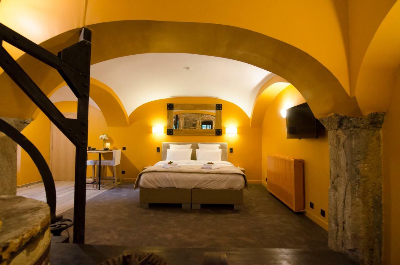 River Lodge Hotel Insolite Maredsous Eksteriør billede