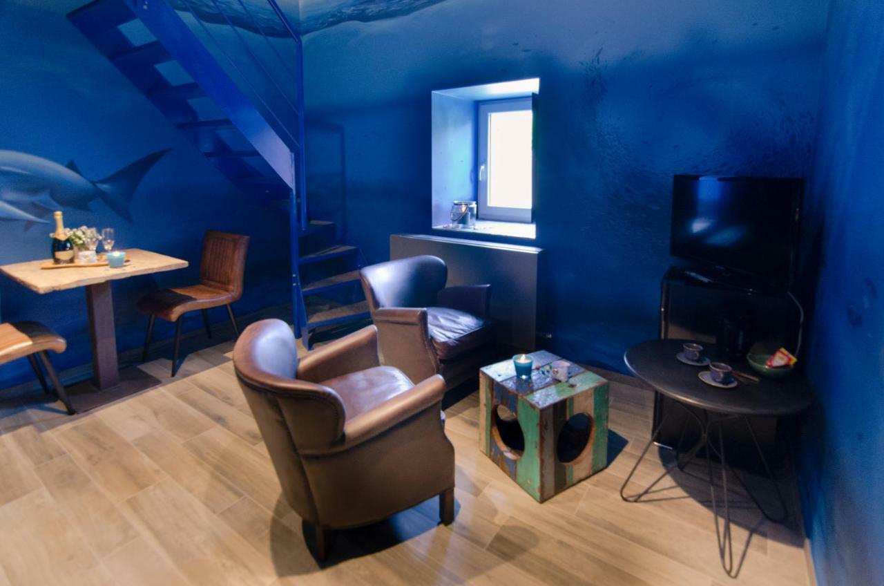River Lodge Hotel Insolite Maredsous Eksteriør billede